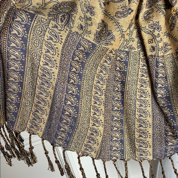 Blue and Gold Jacquard Scarf - Picture 3 of 3